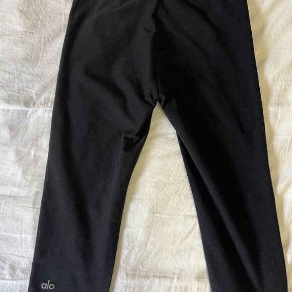 Alosoft High-Waist Iconic 90's Capri - Picture 2 of 3